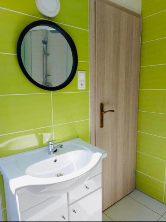Komárno Jokai Apartman מראה חיצוני תמונה